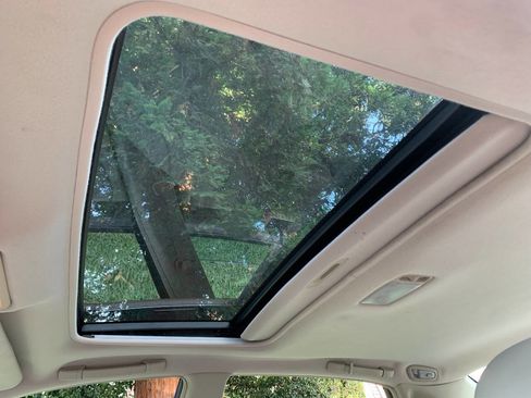 Used 2000 Toyota Avalon XLS image 13