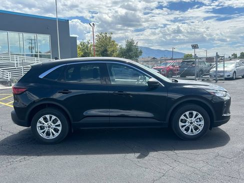 Used 2024 Ford Escape Active AWD/4WD image 2