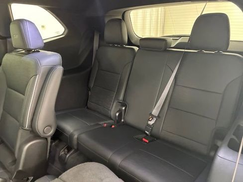 Certified 2025 Buick Enclave Sport Touring image 18