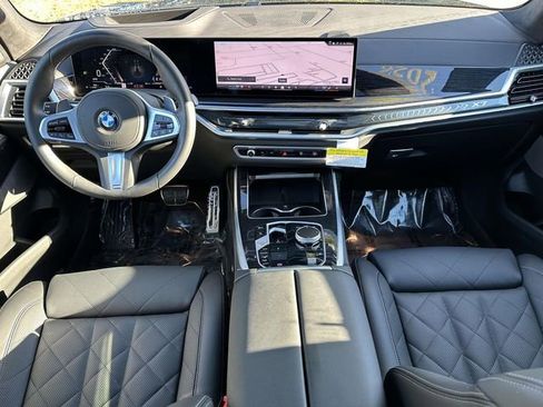 Certified 2026 BMW X7 xDrive40i w/ M Sport Package image 22