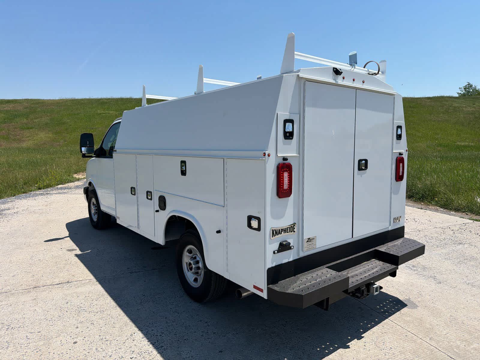 New 2025 GMC Savana 3500 w/ Power Convenience Package RWD image 4