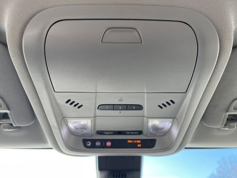 Used 2019 Chevrolet Equinox Premier image 27