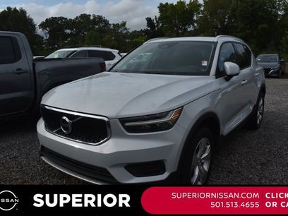 Used 2022 Volvo XC40 T5 Momentum