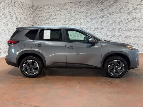 Used 2024 Nissan Rogue SV AWD/4WD image 6