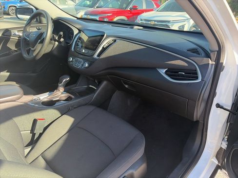 Used 2024 Chevrolet Malibu LT FWD image 9