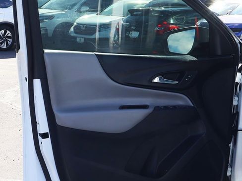 Used 2020 Chevrolet Equinox LS image 35