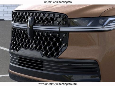 New 2026 Lincoln Navigator Black Label w/ Black Label Special Edition AWD/4WD image 20