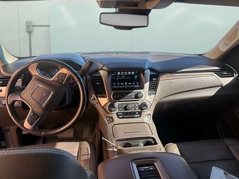 Used 2019 GMC Yukon XL Denali w/ Open Road Package AWD/4WD image 12