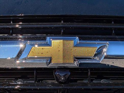 New 2026 Chevrolet Suburban LS image 17