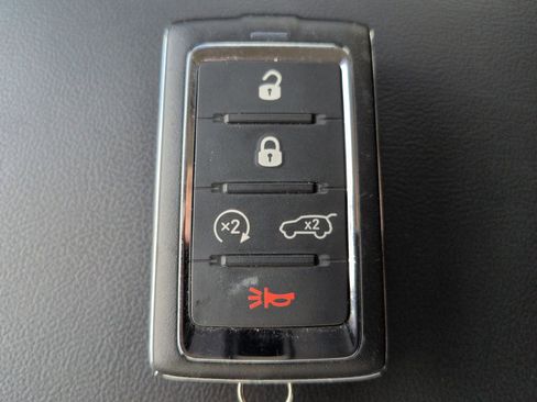 Used 2023 Jeep Grand Cherokee Limited w/ Black Appearance Package AWD/4WD image 31