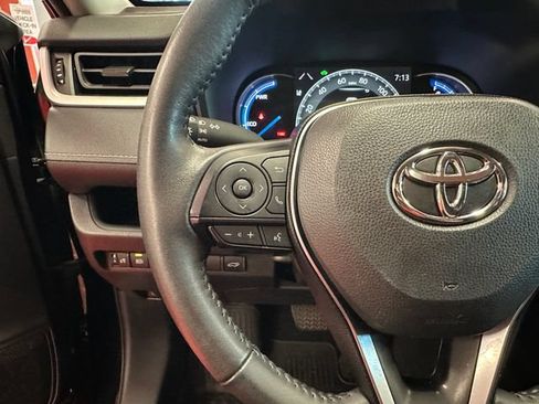 Certified 2025 Toyota RAV4 XLE w/ Convenience Package AWD/4WD image 18