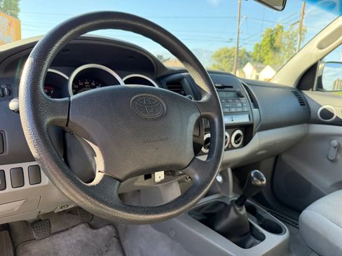 Used 2011 Toyota Tacoma 2WD Regular Cab image 9
