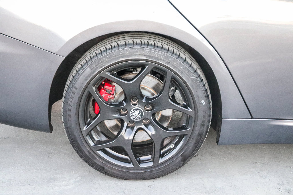 Used 2022 Alfa Romeo Giulia Ti RWD image 11
