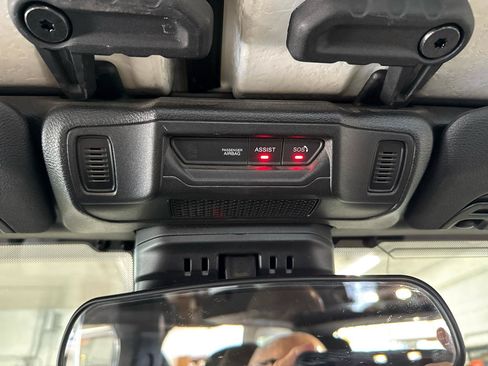 Used 2024 Jeep Wrangler Unlimited AWD/4WD image 30