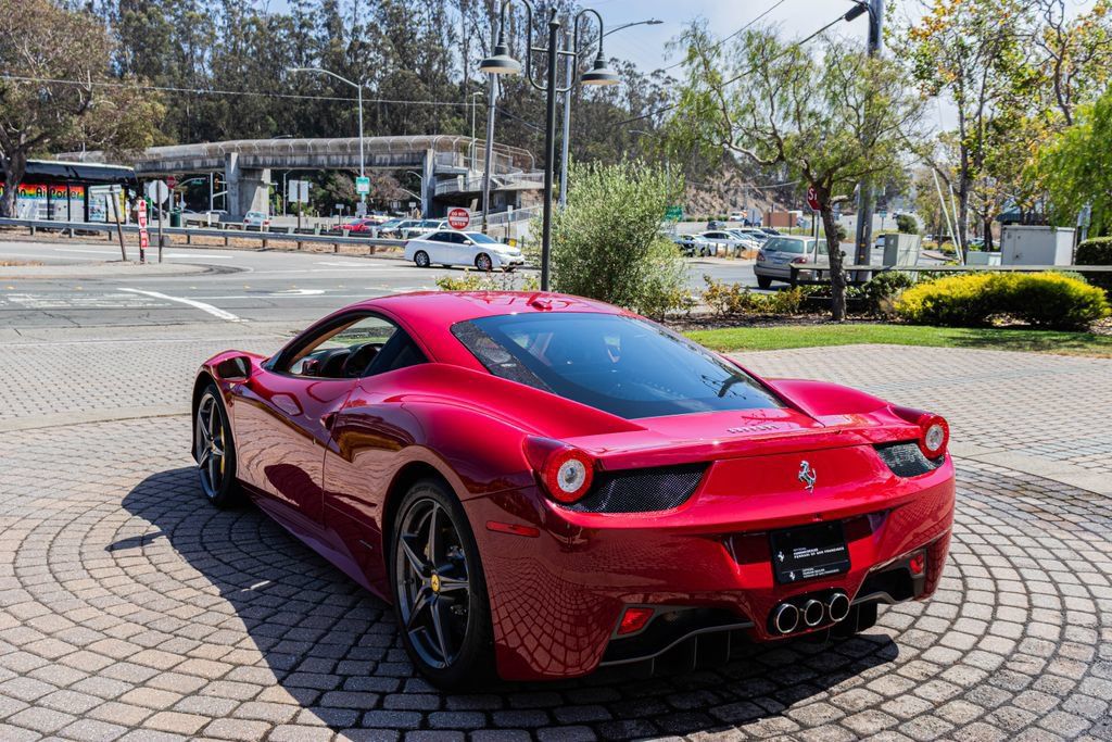 Used 2013 Ferrari 458 Italia Coupe RWD image 24