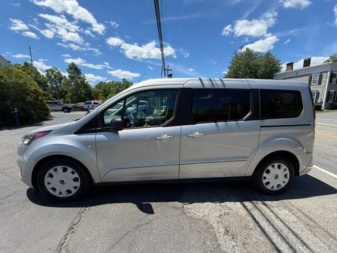 Used 2021 Ford Transit Connect XLT FWD image 8