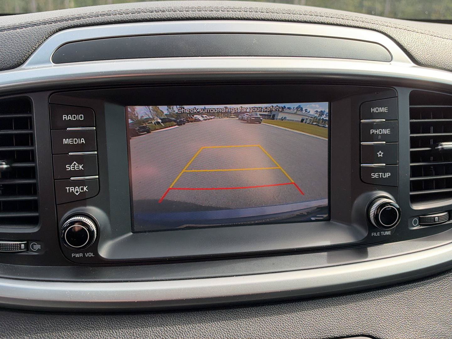 Used 2020 Kia Sorento LX FWD image 24