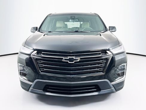 Used 2022 Chevrolet Traverse LS w/ Midnight/Sport Edition FWD image 2