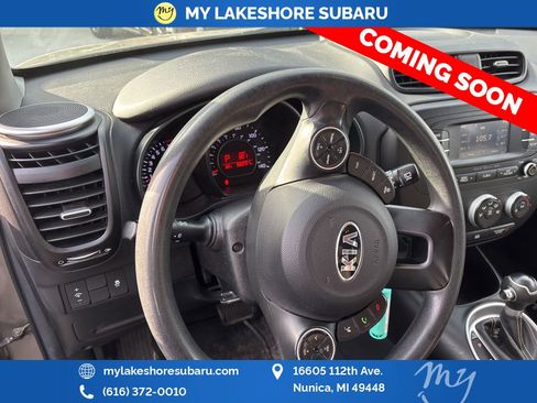 Used 2016 Kia Soul + image 9