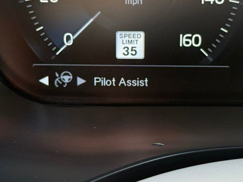Used 2018 Volvo XC60 T5 Momentum w/ Convenience Package AWD/4WD image 34