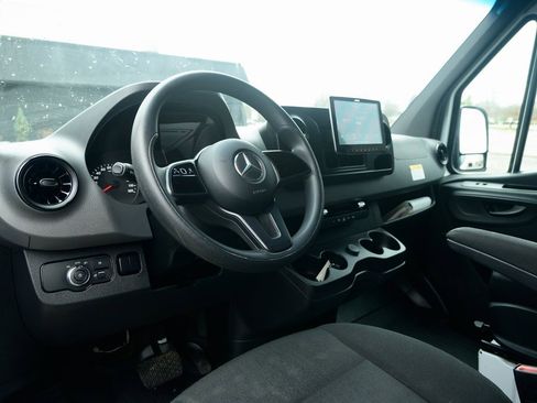 Used 2019 Mercedes-Benz Sprinter 144 Cargo image 12