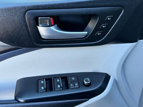 Used 2018 Toyota Highlander Limited w/ Protection Package #3 image 11