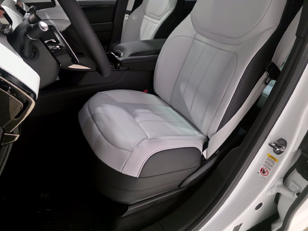New 2027 Land Rover Range Rover Sport Battersea AWD/4WD image 18