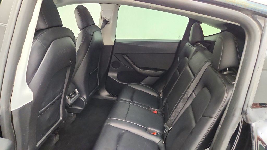 Used 2022 Tesla Model Y Long Range AWD/4WD image 26