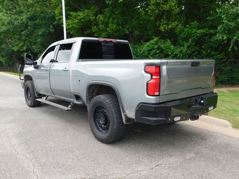 Used 2024 Chevrolet Silverado 2500 LTZ w/ LTZ Premium Package AWD/4WD image 10