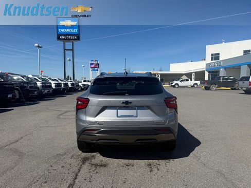 Used 2025 Chevrolet Trax ACTIV w/ Driver Confidence Package image 6