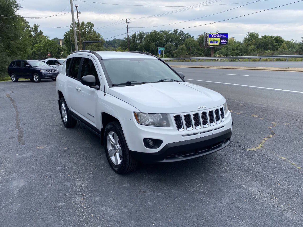 Used 2016 Jeep Compass Sport w/ Power Value Group AWD/4WD image 4