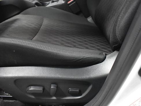 Used 2020 Nissan Rogue SV FWD image 16