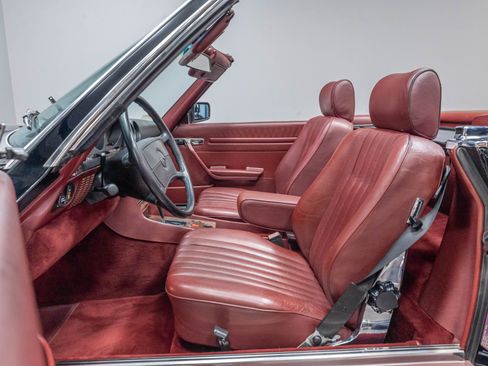 Used 1989 Mercedes-Benz 560 SL image 7