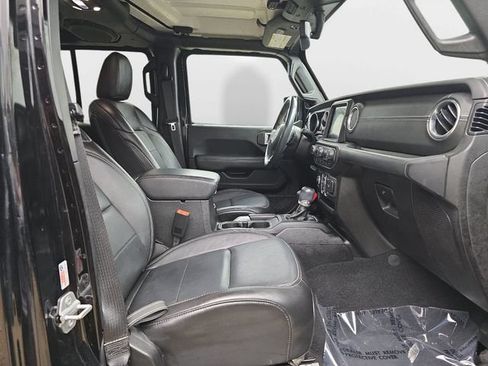 Used 2019 Jeep Wrangler Unlimited Sahara AWD/4WD image 37