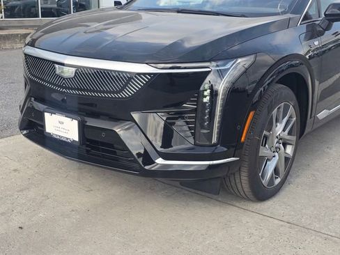 New 2026 Cadillac Optiq Luxury 1 RWD image 10
