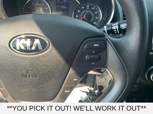 Used 2017 Kia Forte LX FWD image 17