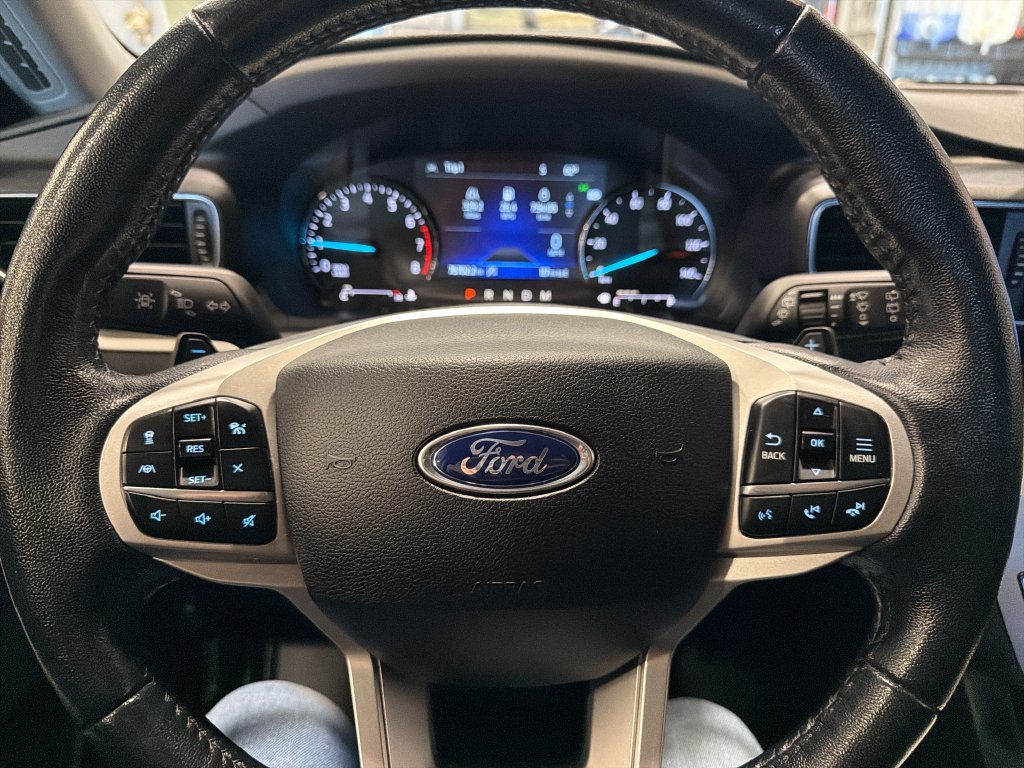 Used 2020 Ford Explorer XLT w/ Equipment Group 202A AWD/4WD image 10