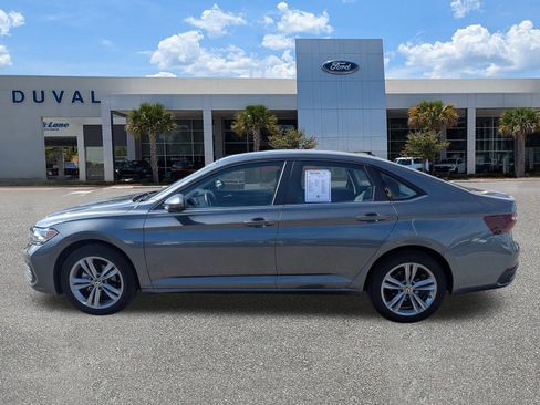 Used 2024 Volkswagen Jetta SE image 7