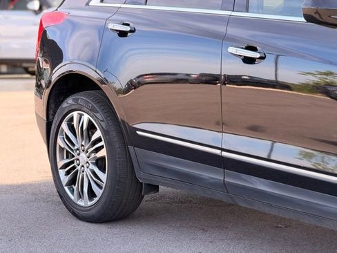 Used 2017 Cadillac XT5 Premium Luxury AWD/4WD image 5