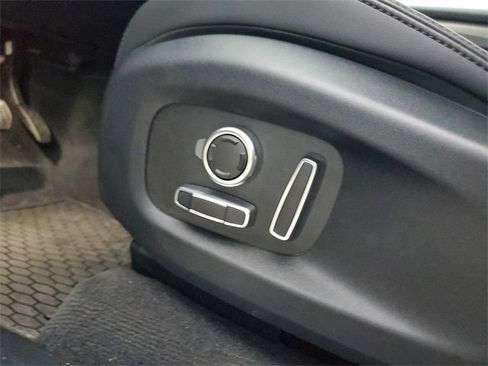 Used 2025 Jaguar F-PACE R-Dynamic S image 21