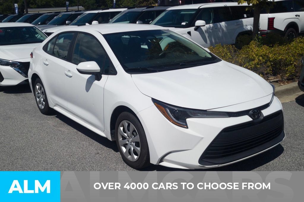 Used 2024 Toyota Corolla LE FWD image 2