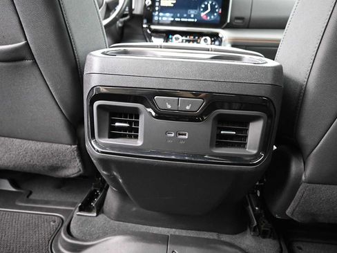 Used 2024 GMC Sierra 2500 AT4 w/ AT4 Premium Plus Package AWD/4WD image 14