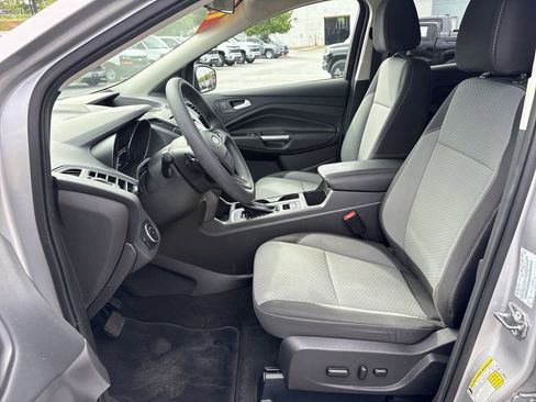 Used 2017 Ford Escape SE FWD image 18