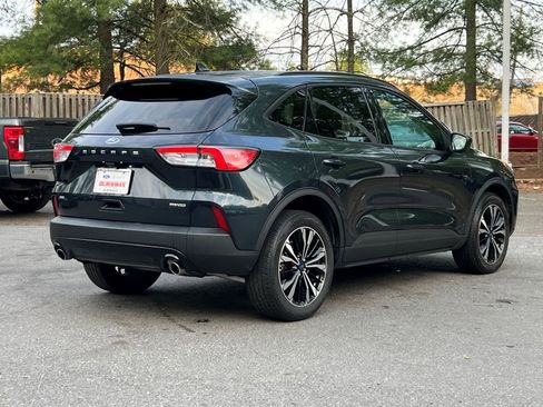 Used 2022 Ford Escape SE w/ SE Sport Appearance Package image 7