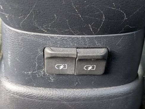 Used 2020 Nissan Kicks SR FWD image 19