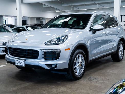 Used 2016 Porsche Cayenne AWD/4WD image 3