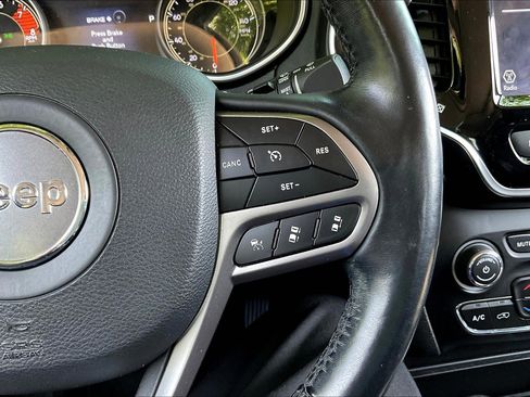 Certified 2021 Jeep Cherokee Limited image 18