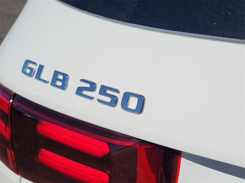 New 2026 Mercedes-Benz GLB 250 image 12