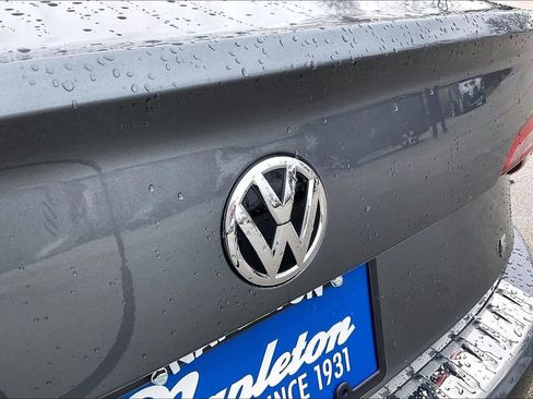 Used 2019 Volkswagen Jetta R-Line w/ R-Line Cold Weather Package image 8