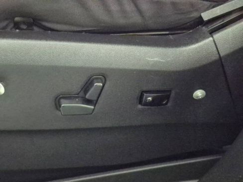 Used 2019 Dodge Grand Caravan SE FWD image 17